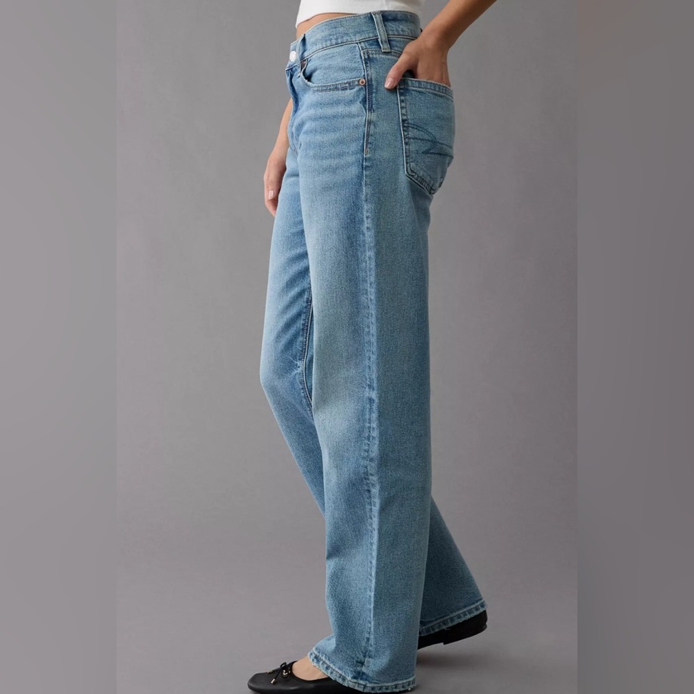 AE Strigid Low-Rise Ex-Boyfriend Jean - Picture 3 of 15